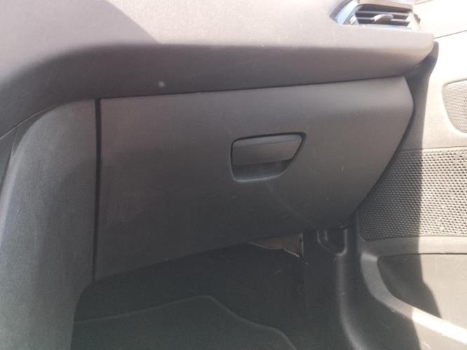 Image Boite a gants - PEUGEOT 208 1