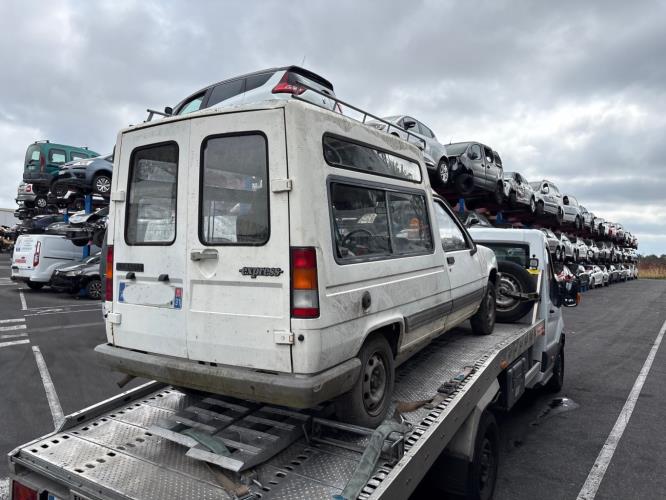 Image Pare choc arriere - RENAULT EXPRESS