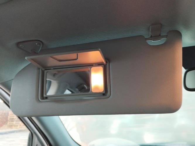 Image Pare soleil gauche - CITROEN C4 AIRCROSS