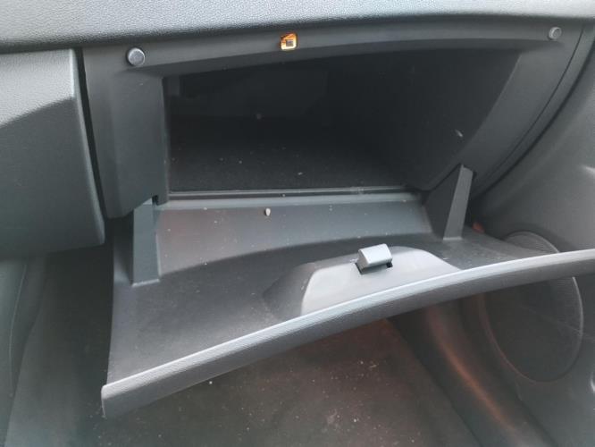 Image Boite a gants - RENAULT LAGUNA 3