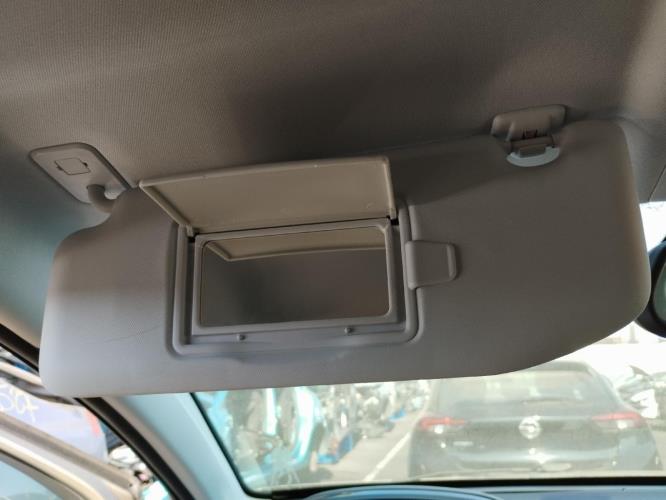 Image Pare soleil gauche - PEUGEOT 2008 1