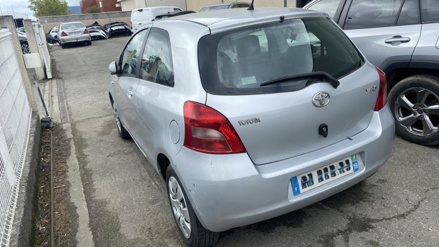 Image Malle/Hayon arriere - TOYOTA YARIS 2