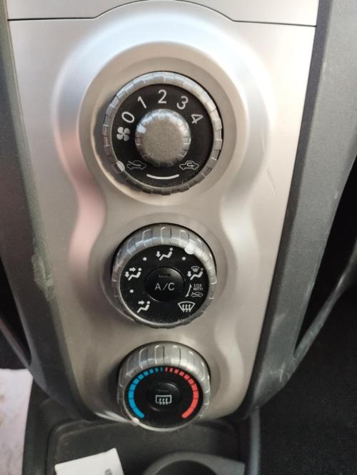 Image Commande chauffage - TOYOTA YARIS 2