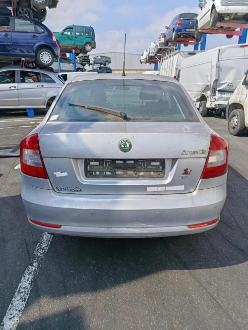 Image Malle/Hayon arriere - SKODA OCTAVIA 2