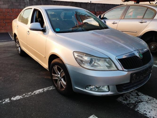 Image Pare choc avant - SKODA OCTAVIA 2