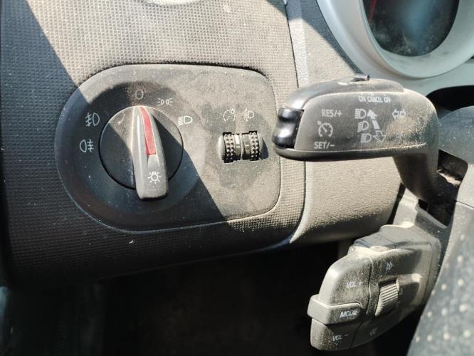 Image Commande de phare - SEAT IBIZA 4