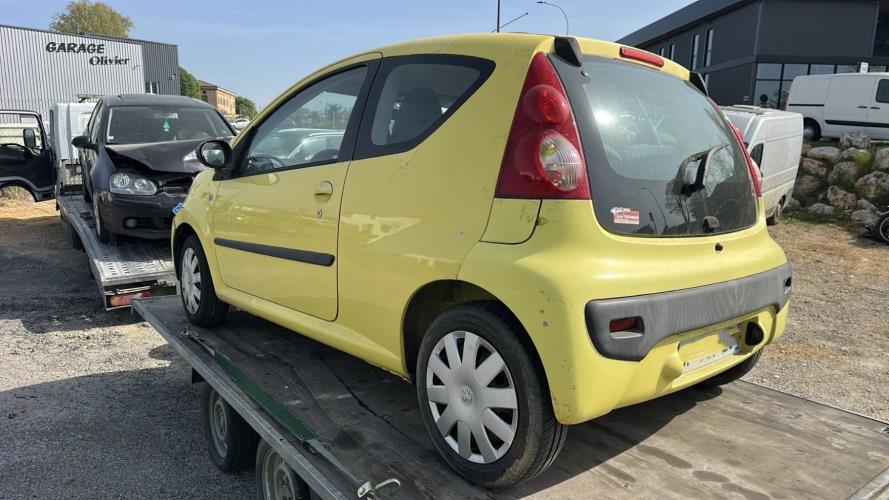 Image Pare choc arriere - PEUGEOT 107