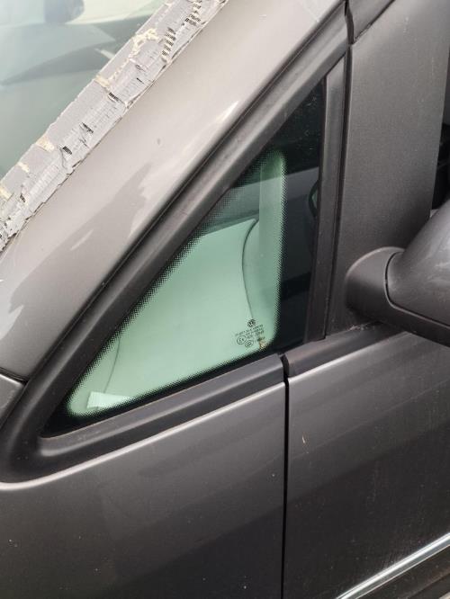 Image Custode avant gauche - VOLKSWAGEN TOURAN 1