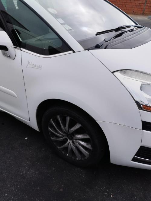 Image Aile avant droit - CITROEN C4 PICASSO 1