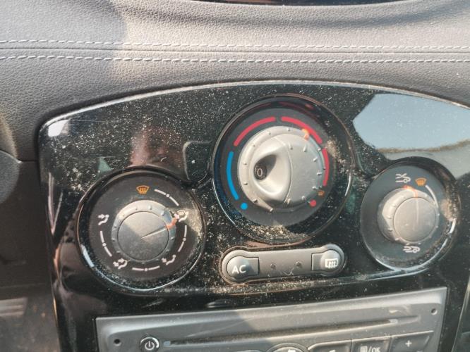 Image Commande chauffage - RENAULT CLIO 3
