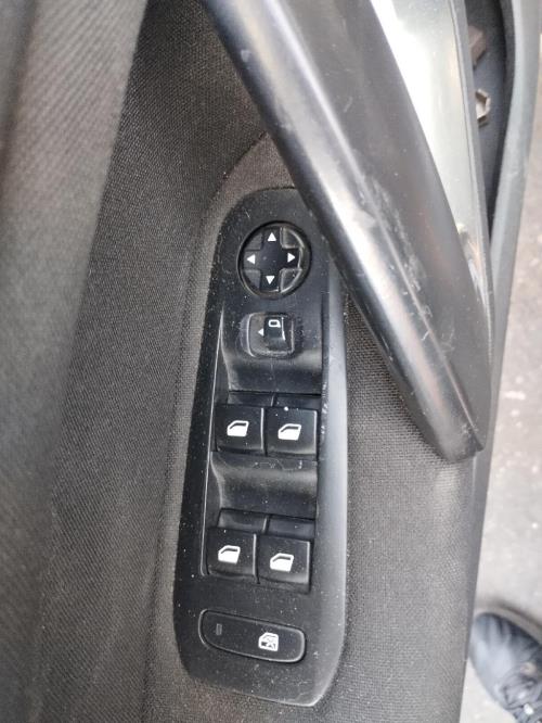 Image Interrupteur de leve vitre avant gauche - PEUGEOT 308 2
