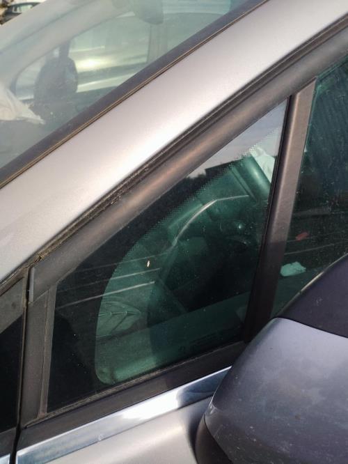 Image Custode avant gauche (porte) - PEUGEOT 5008 1