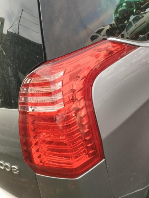 Image Feu arriere principal droit (feux) - PEUGEOT 5008 1