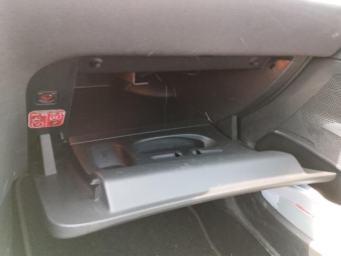 Image Boite a gants - CITROEN C4 2