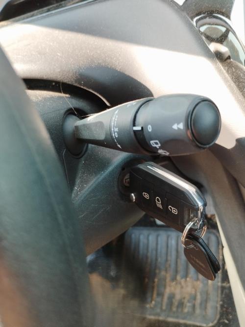 Image Com (Bloc Contacteur Tournant+Commodo Essuie Glace+Commodo Phare) - PEUGEOT 208 1