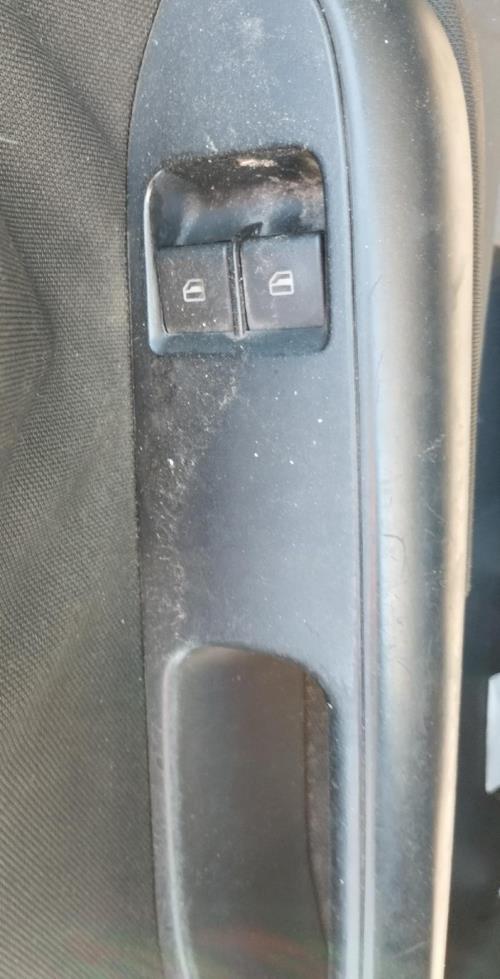 Image Interrupteur de leve vitre avant gauche - SEAT IBIZA 3