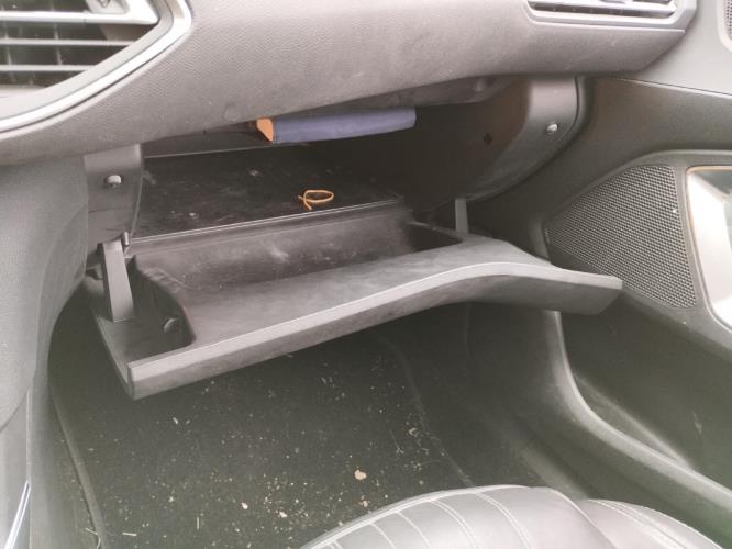 Image Boite a gants - PEUGEOT 308 2 SW