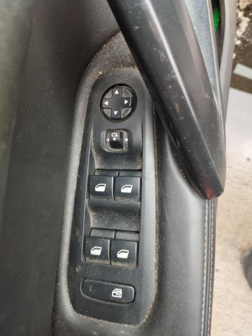 Image Interrupteur de leve vitre avant gauche - PEUGEOT 308 2 SW