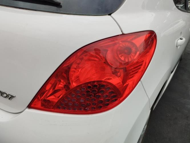 Image Feu arriere principal droit (feux) - PEUGEOT 207