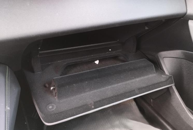 Image Boite a gants - PEUGEOT 308 3 SW