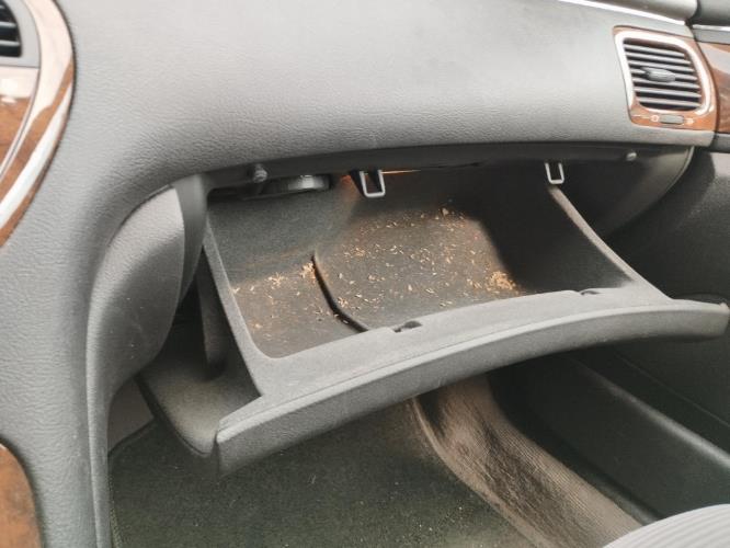Image Boite a gants - PEUGEOT 607