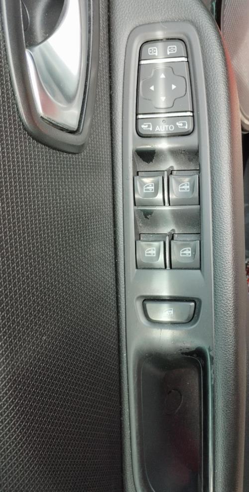 Image Interrupteur de leve vitre avant gauche - RENAULT CLIO 4