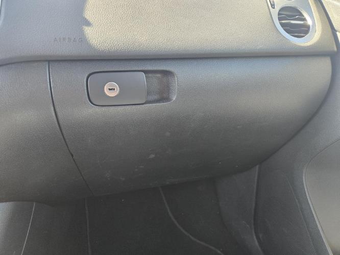 Image Boite a gants - VOLKSWAGEN TIGUAN 1