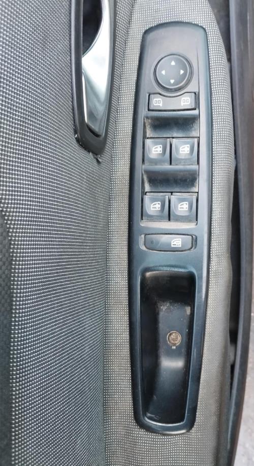 Image Interrupteur de leve vitre avant gauche - RENAULT GRAND SCENIC 3