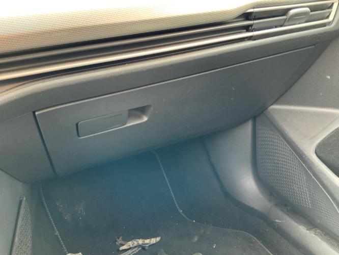 Image Boite a gants - VOLKSWAGEN GOLF 8 SW