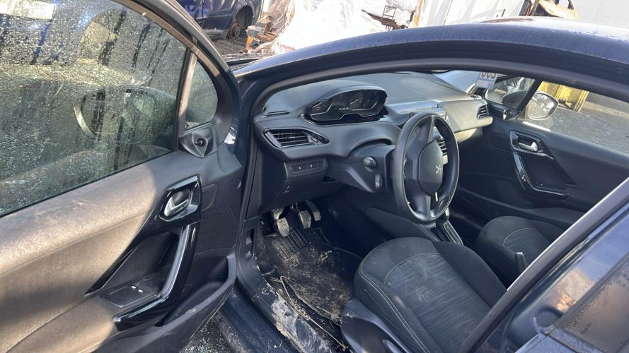 Image Attache ceinture arriere gauche - PEUGEOT 208 1