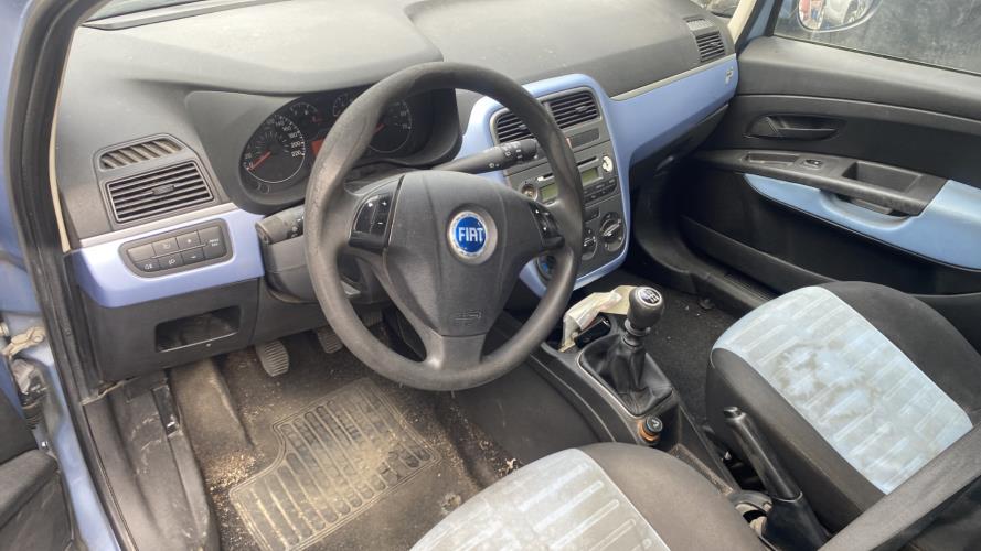 Image Pare choc avant - FIAT GRANDE PUNTO
