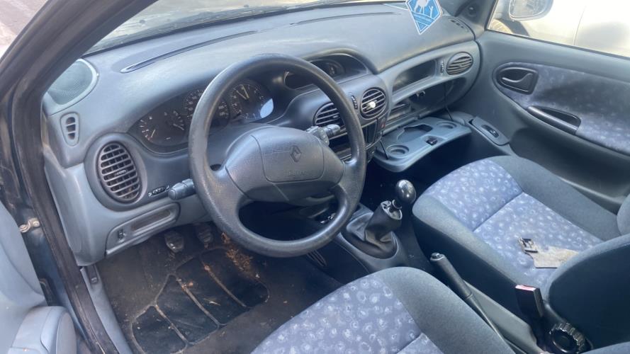 Image Siege avant droit - RENAULT MEGANE 1
