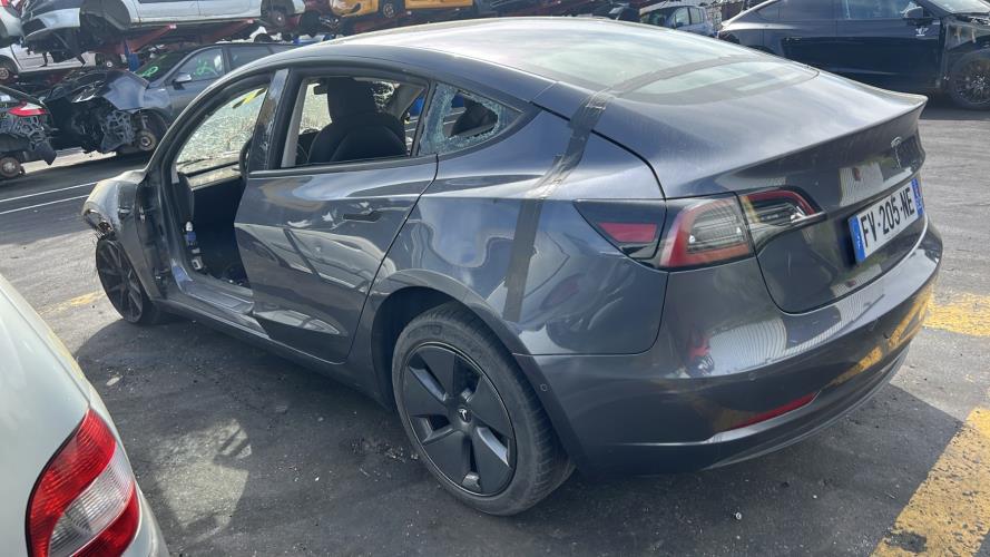 Image Feu arriere principal droit (feux) - TESLA MODEL 3 5YJ3