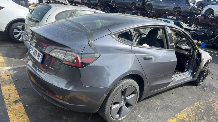 Image Feu arriere principal droit (feux) - TESLA MODEL 3 5YJ3