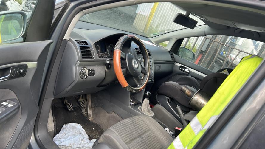 Image Pare choc avant - VOLKSWAGEN TOURAN 1