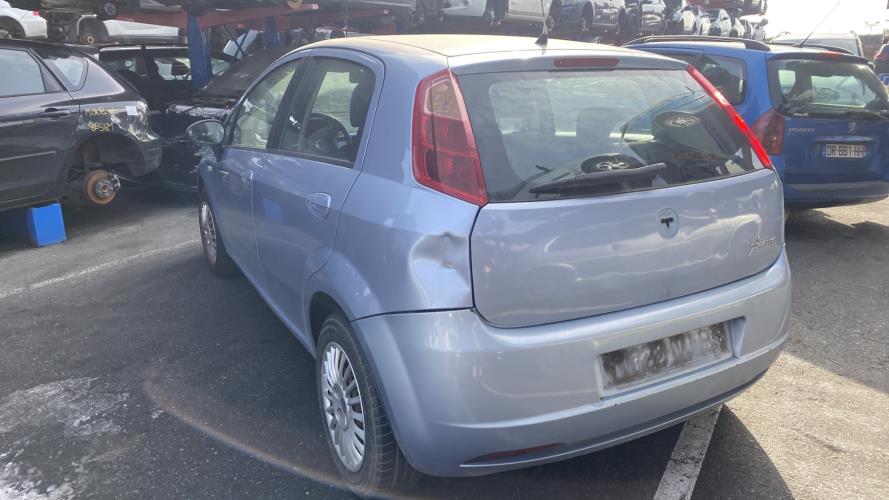 Image Pare choc avant - FIAT GRANDE PUNTO