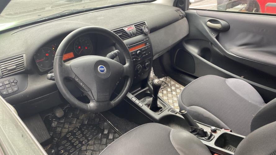 Image Interrupteur de leve vitre avant gauche - FIAT STILO