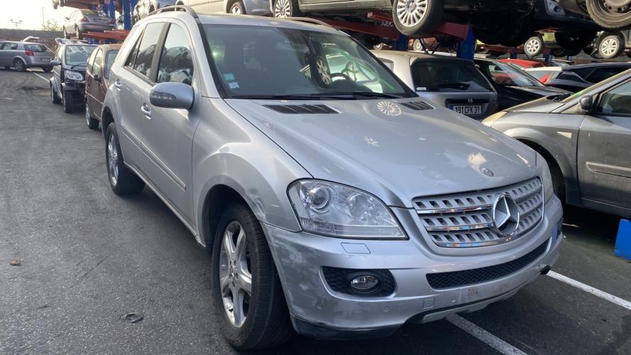 Image Malle/Hayon arriere - MERCEDES CLASSE M 164