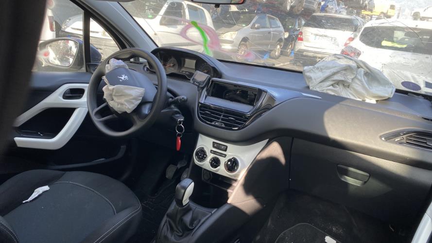 Image Pare choc avant - PEUGEOT 208 1