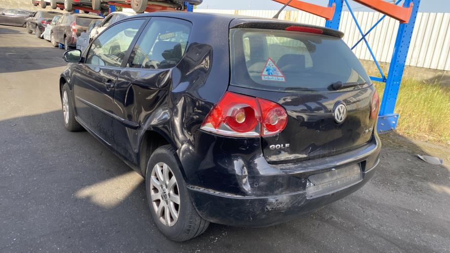 Image Attache ceinture avant droit - VOLKSWAGEN GOLF 5