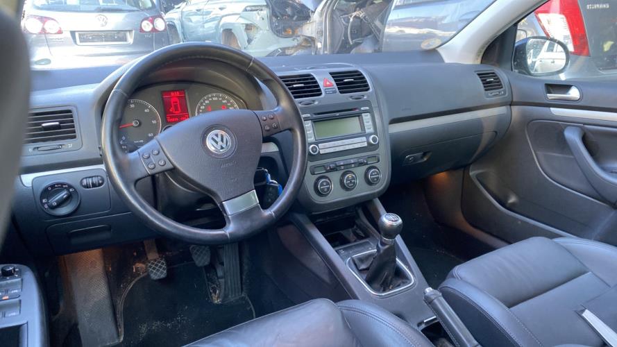 Image Pare choc avant - VOLKSWAGEN GOLF 5