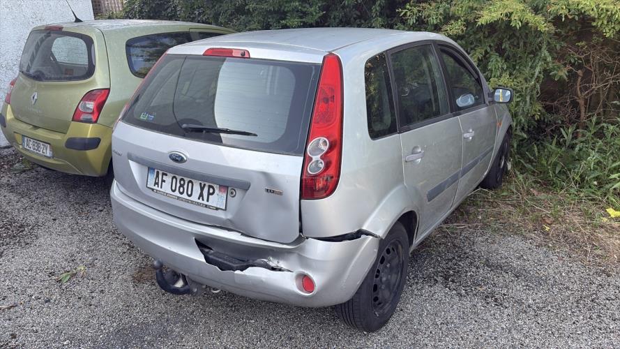 Image Feu arriere principal gauche (feux) - FORD FIESTA 5