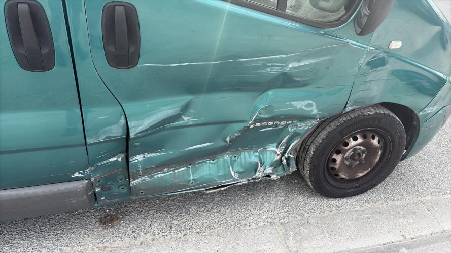 Image Pare choc avant - RENAULT TRAFIC 2