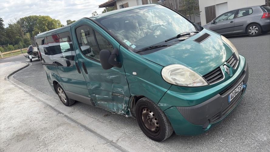 Image Pare choc avant - RENAULT TRAFIC 2