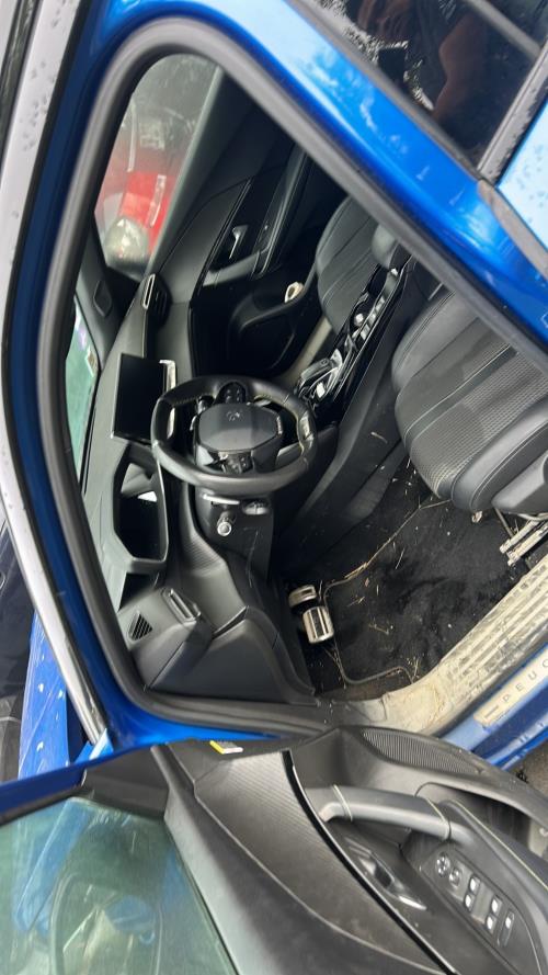 Image Pare choc avant - PEUGEOT 2008 2