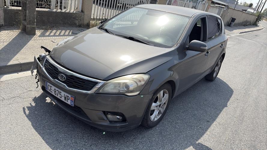 Image Feu arriere principal gauche (feux) - KIA CEE-D 1