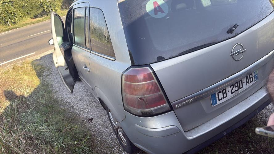 Image Porte avant gauche - OPEL ZAFIRA B