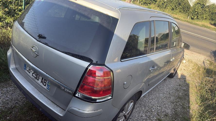 Image Porte avant gauche - OPEL ZAFIRA B