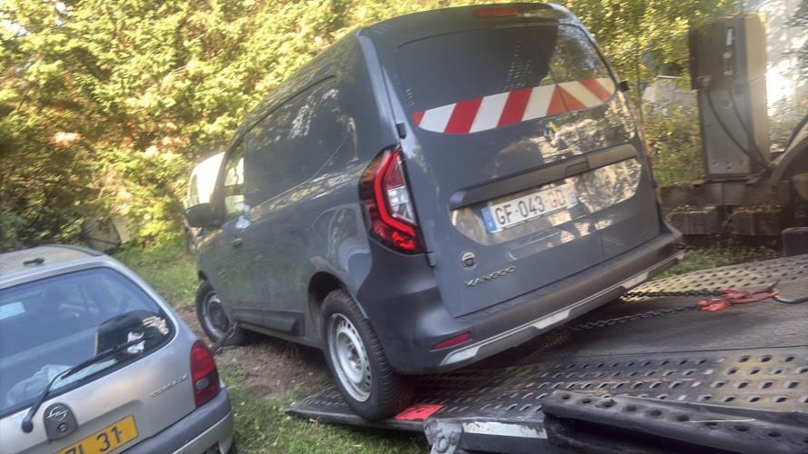 Image Interrupteur de leve vitre avant gauche - RENAULT KANGOO 3