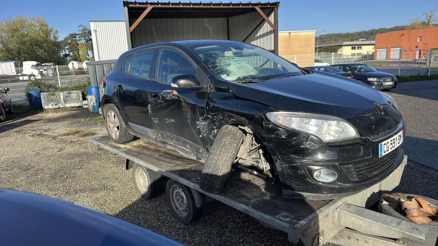 Image Capot - RENAULT MEGANE 3